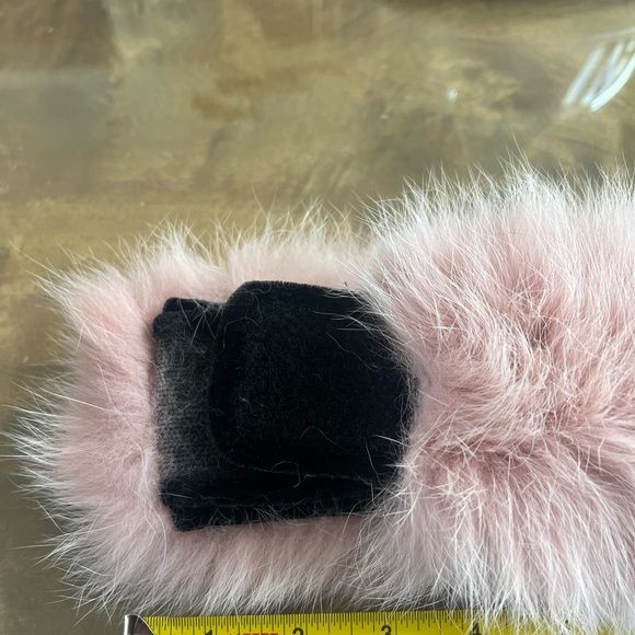 OS Pink Fox Fur Infinity Scarf with Black Velvet Lining and Velcro Closure - Picture 4 of 6